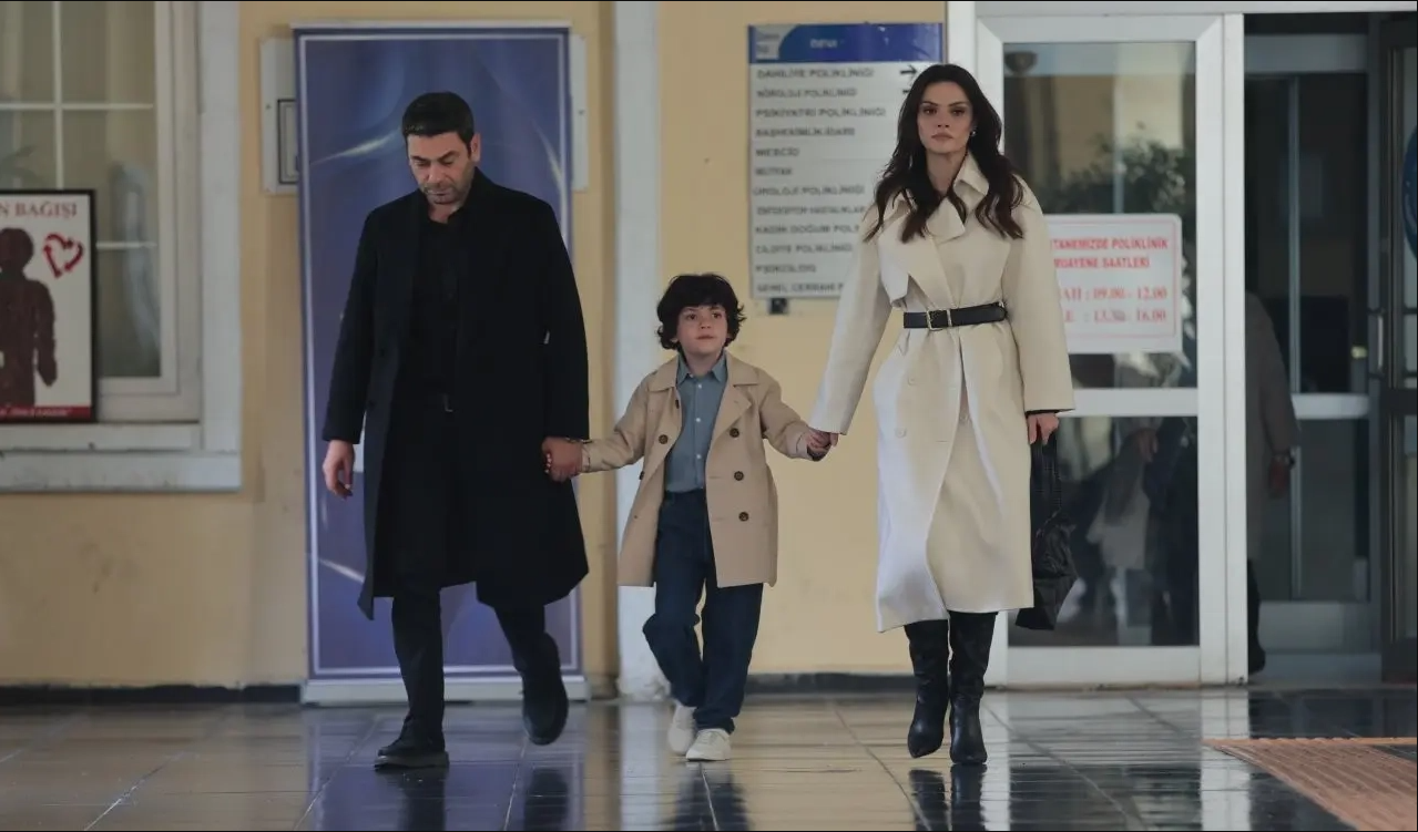 Urmărește Printre străini - Orașul îndepărtat Episodul 59 subtitrat în română